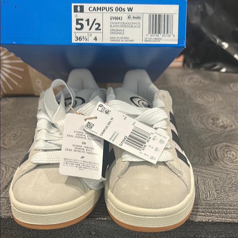 Brand new adidas Campus Kids/women’s Sneakers in Gray and White